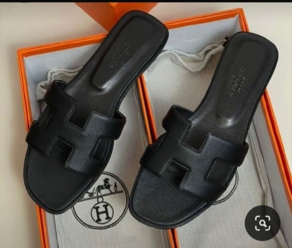 H-ER-MES Paris Oran Flats With OG Box & Carry Bag