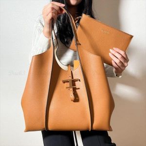T-OD-S T TIMELESS PREMIUM QUALITY LEATHER BAG & OG MAGNETIC BOX