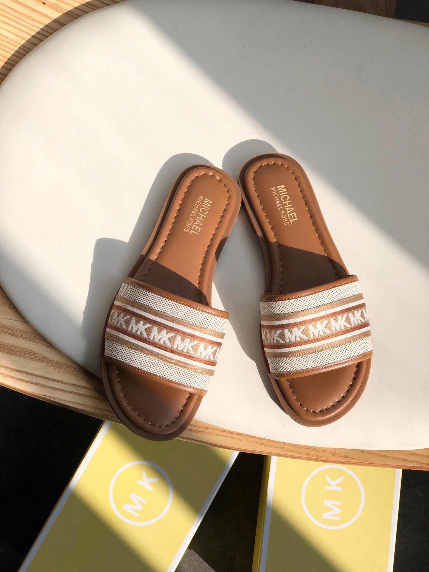 M-I-C-H-A-E-L K-O-R-S MK SADLER SLIDE FLATS WITH OG BOX & DUST BAG PREMIUM (BROWN)