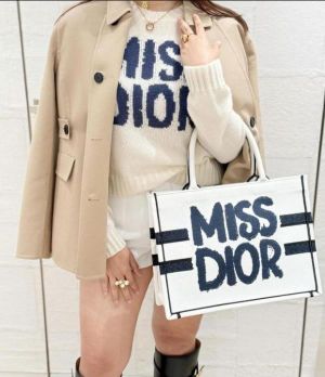 M-IS-S D-IO-R GRAFFITI BOOK LARGE TOTE