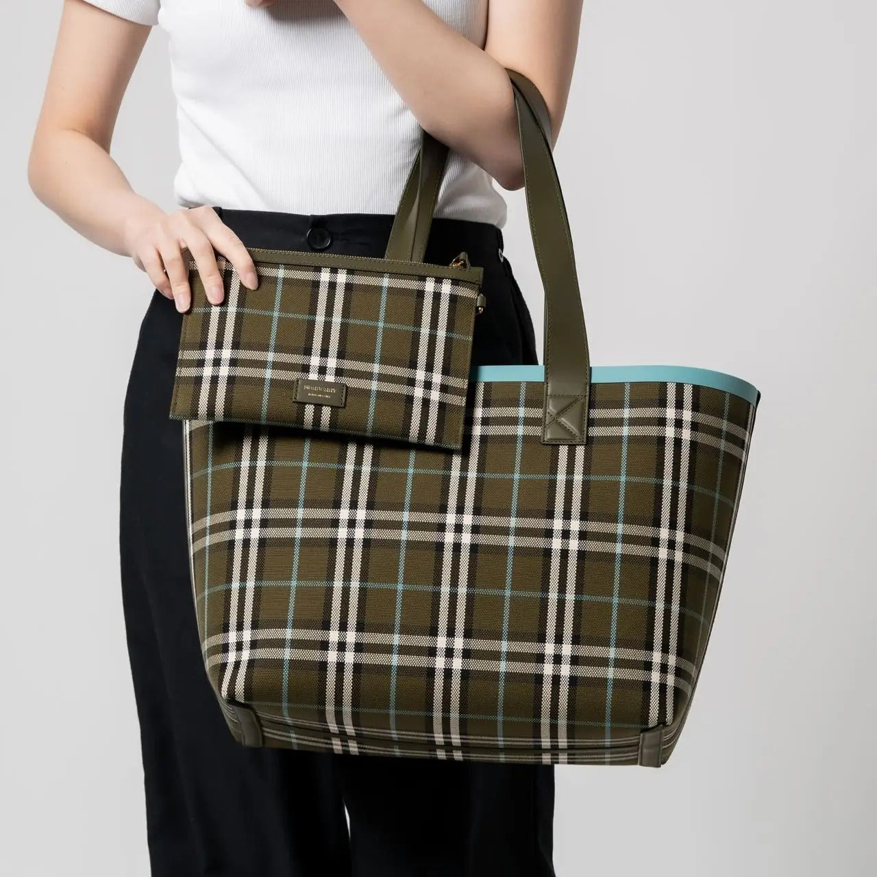 B-U-R-B-E-R-R-Y LONDON TOTE BAG WITH DETACHABLE POUCH & DUST BAG PREMIUM (GREEN)