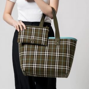 B-UR-BE-RR-Y LONDON TOTE BAG WITH DETACHABLE POUCH & DUST BAG
