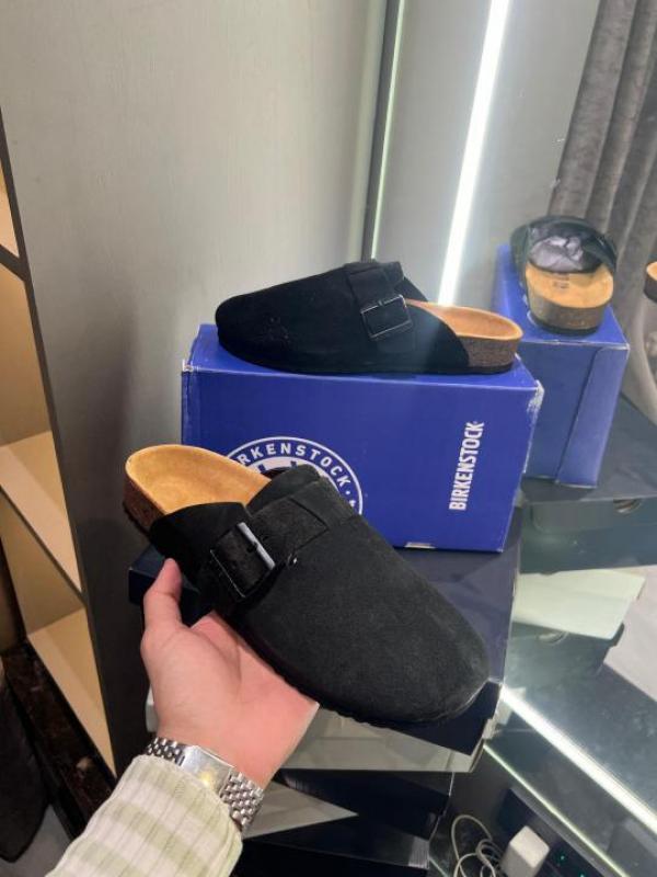 B-I-RK-EN-S-T-O-CK BOSTON LEATHER CLOGS - BLACK