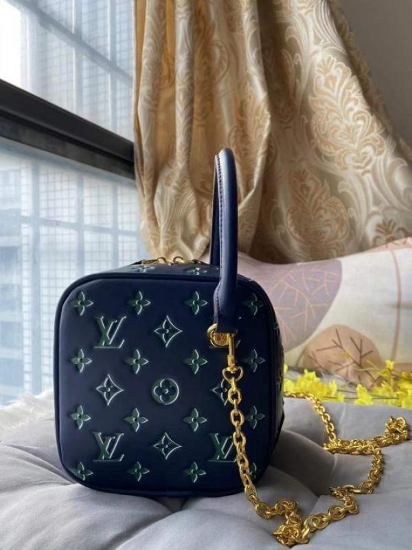 L-O-U-I-S V-U-I-TT-O-N LV LIMITED EDITION NEW SQUARE BAG WITH DUST BAG PREMIUM (NAVY GREEN)