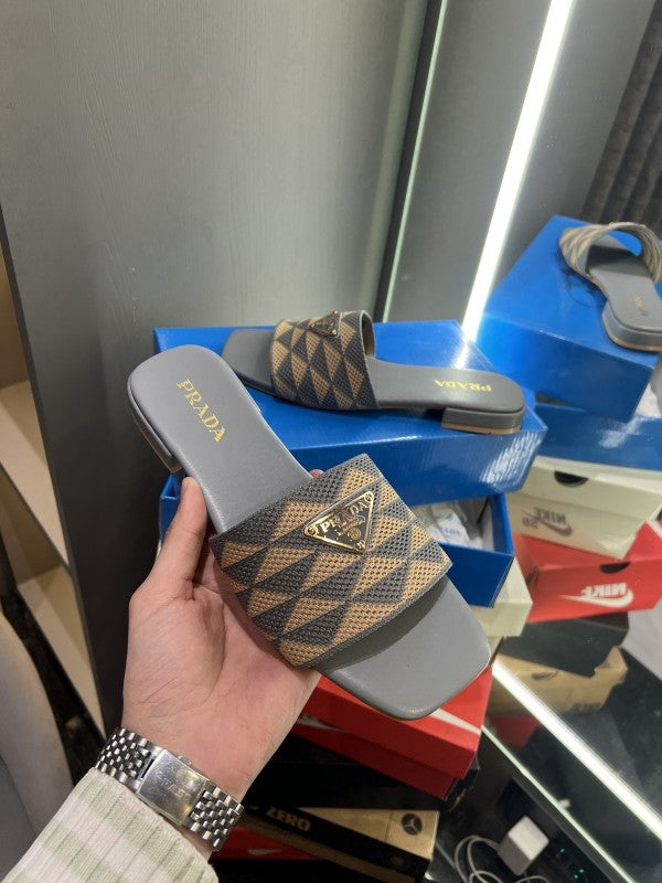 P-R-A-D-A GEOMETRIC LOGO SLIDES WITH OG BOX & DUST BAG PREMIUM (GREY)