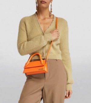 J-AC-QU-EM-US LE CHIQUITO LONG HANDLE DUST BAG