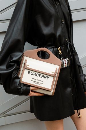 B-UR-BE-RR-Y TWO TONE CANVAS AND LEATHER POCKET PREMIUM QUALITY BAG
