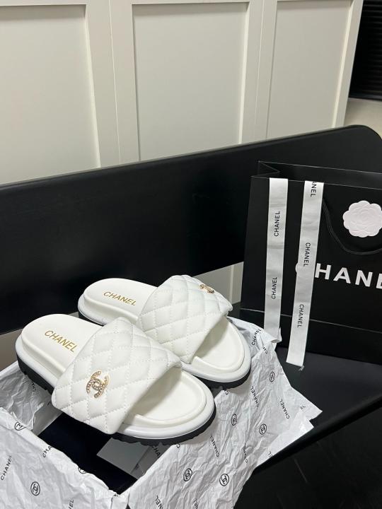 C-H-A-N-E-L CAMELLIA CLASSIC FLIP FLOPS WITH OG BOX & CARRY BAG PREMIUM (WHITE)