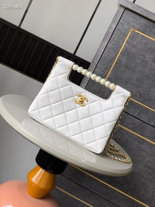 C-H-A-N-E-L PEARL CLASSIC FLAP SHOULDER BAG WHITE