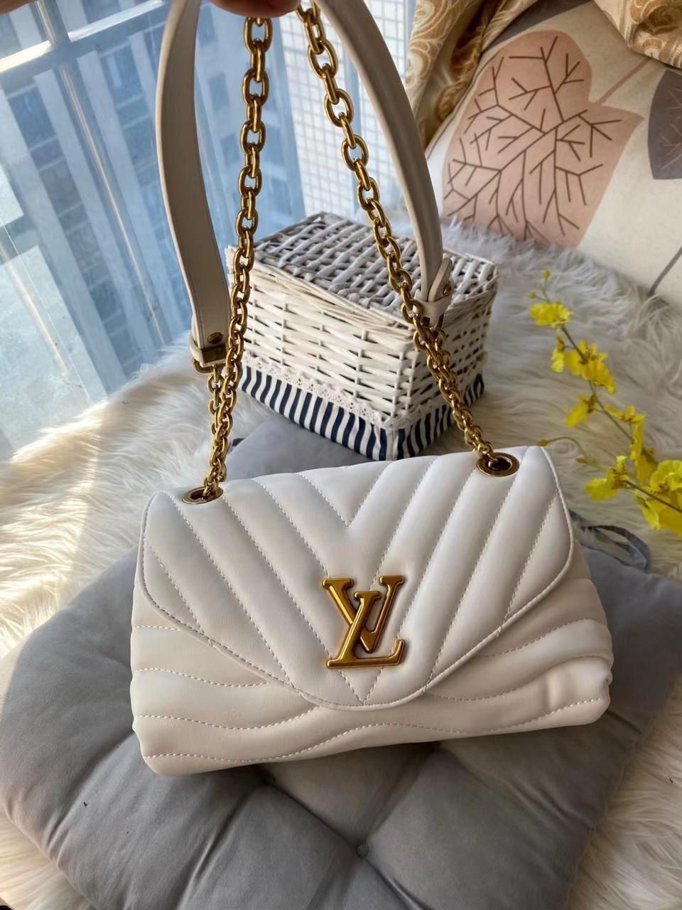 LATEST EDITION LVTN WAVE BAG