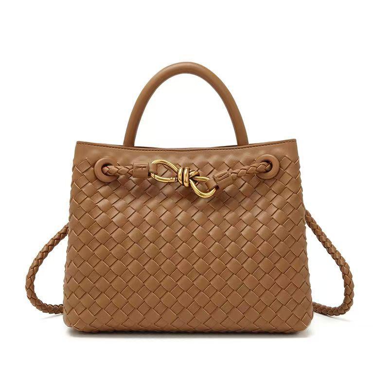 Bo-tte-ga Veneta Andiamo Leather Bag