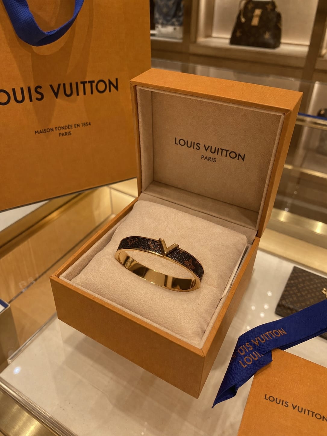 LVTN Signature V Bracelet