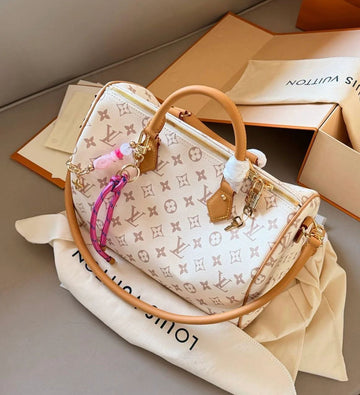 LOU-IS VU-IT-TON SPEEDY SOFT LUCKY 30 BAG