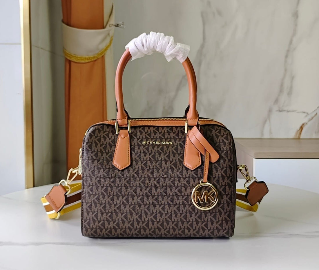 M K-O-R-S SPEEDY BAG