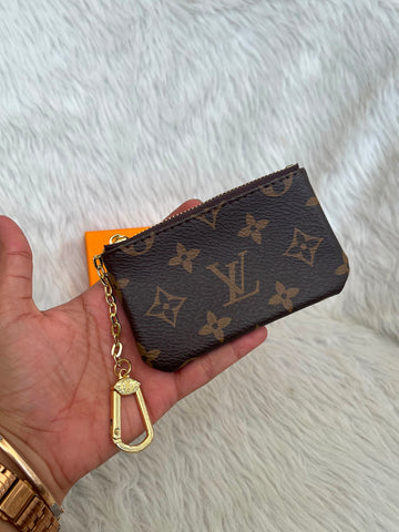 LO-S VUI-TON SMALL COIN POUCH KEYCHAIN